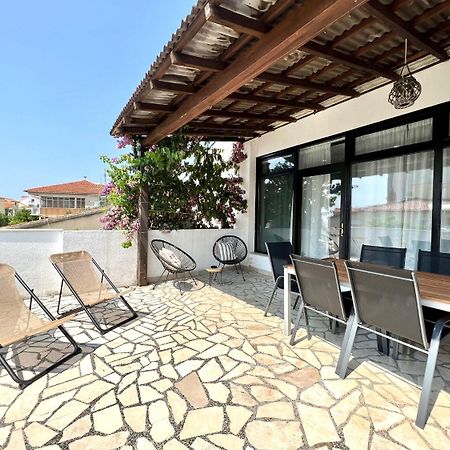 Apartment Denis - Great Location & Large Terrace Makarska Kültér fotó