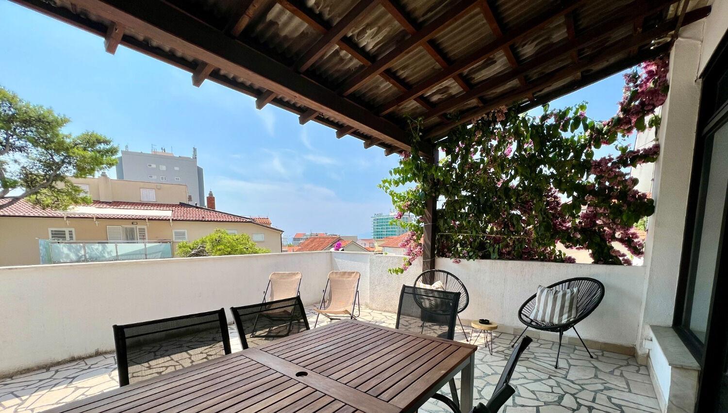 Apartment Denis - Great Location & Large Terrace Makarska Kültér fotó