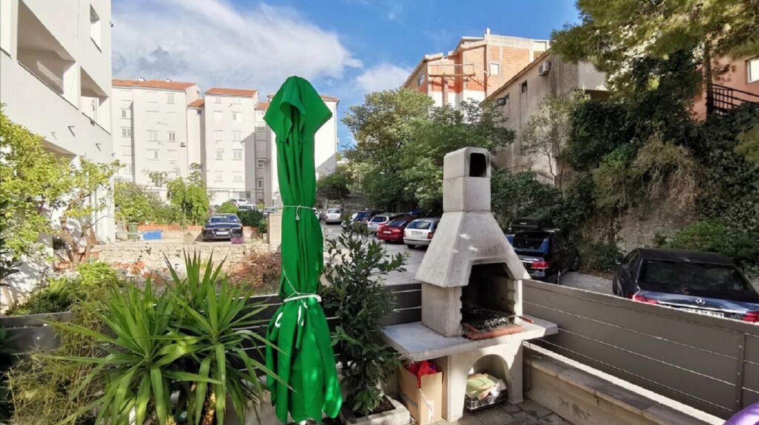 Apartment Denis - Great Location & Large Terrace Makarska Kültér fotó