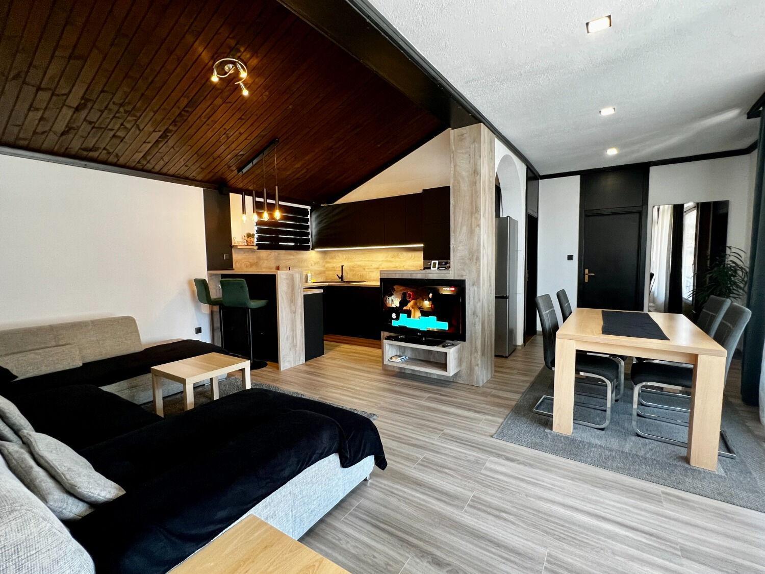 Apartment Denis - Great Location & Large Terrace Makarska Kültér fotó